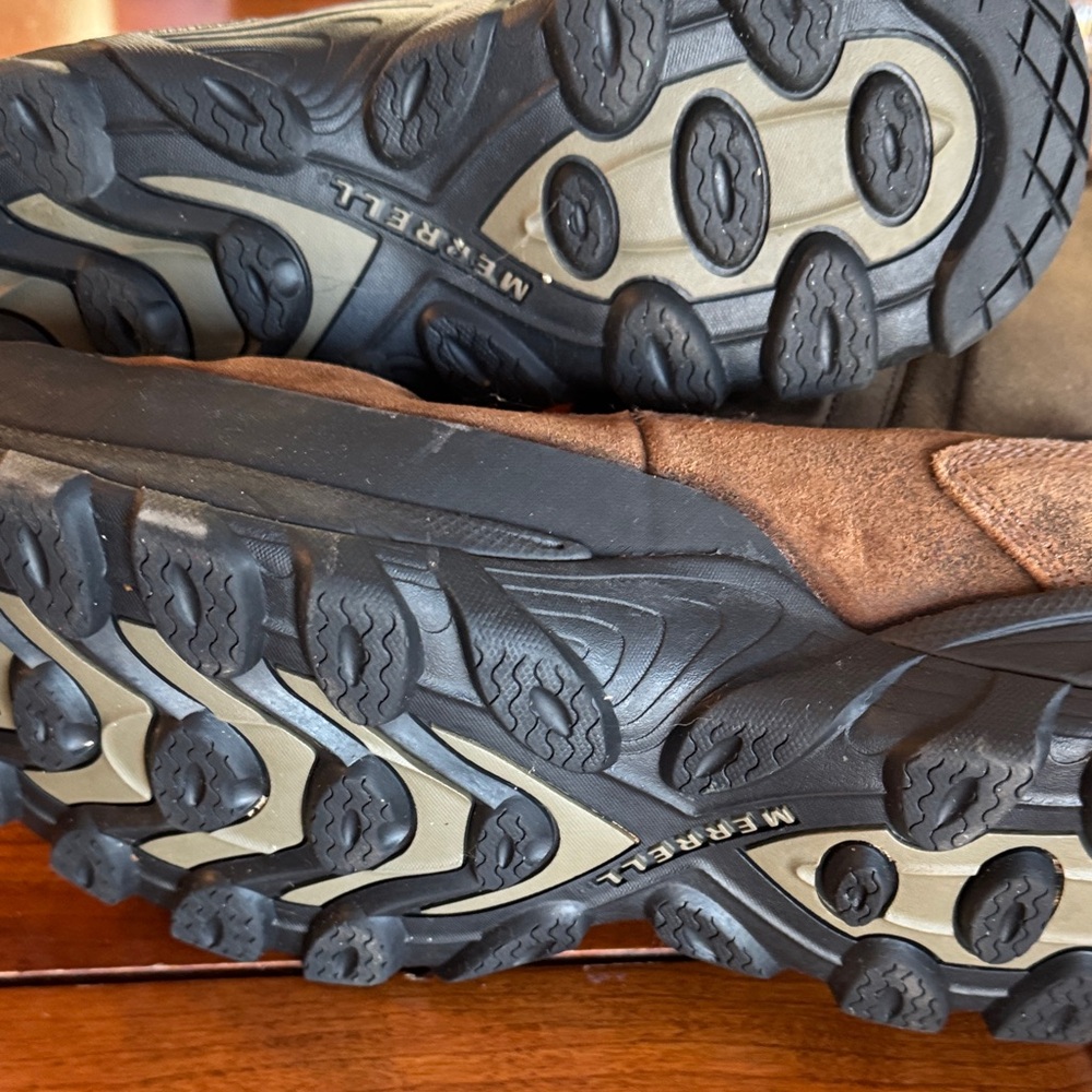 Merrell primaloft size 11 brown leather boots. Excellent condition. - Picture 5 of 6